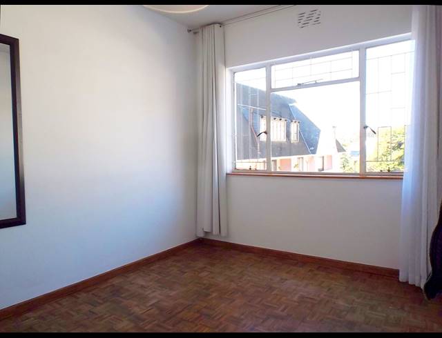 1 bed property to rent in ORANJEZICHT